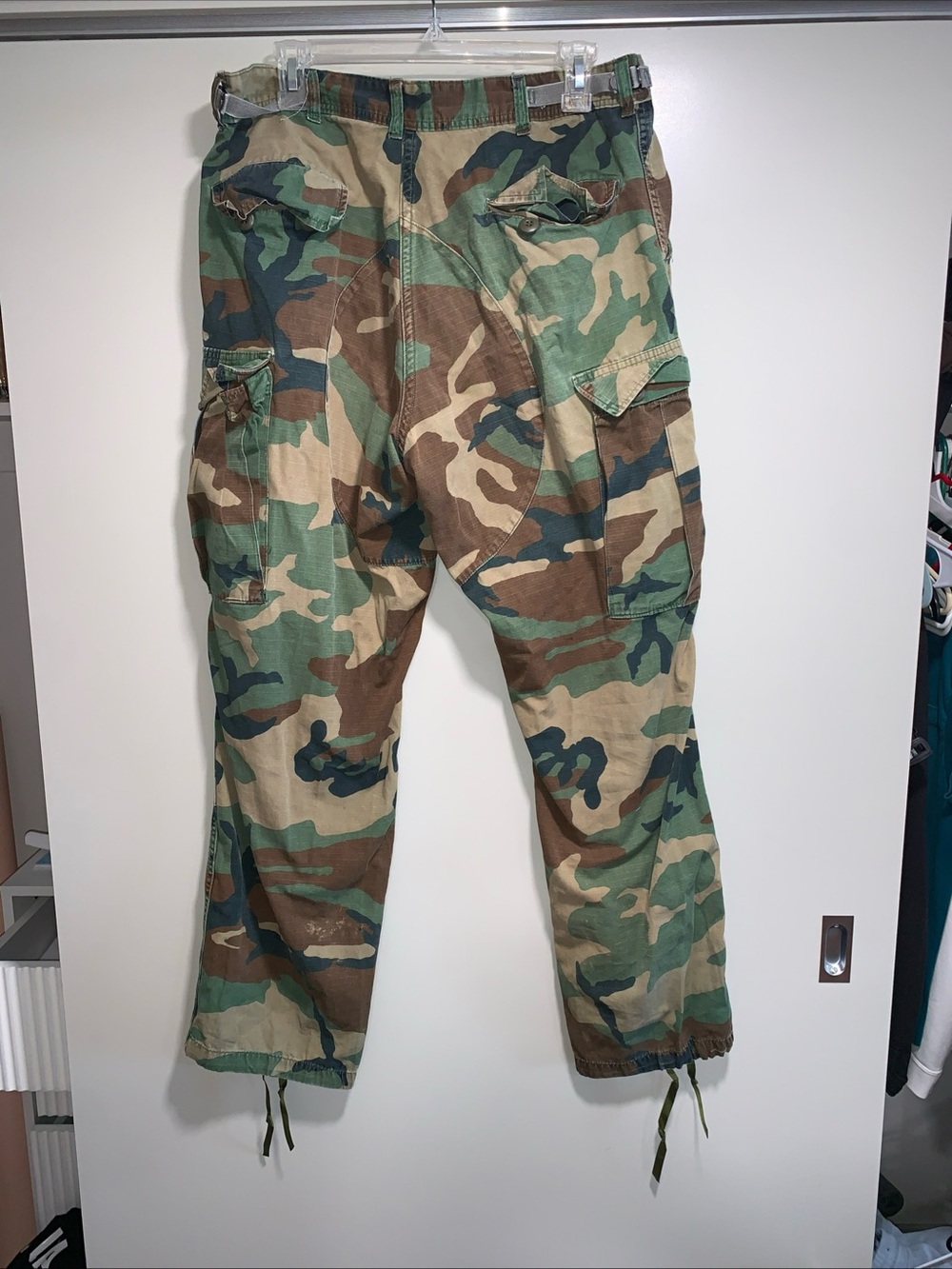Women’s Straight Leg Cargo Pants size medium - Green Camo inseam 30 inches 232 - Picture 5 of 9